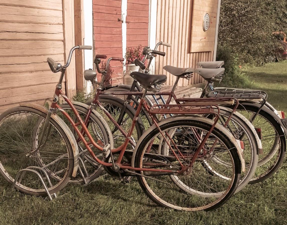 Vanhan Koulun Majatalo-Old School Guest House Kolinkylä المظهر الخارجي الصورة