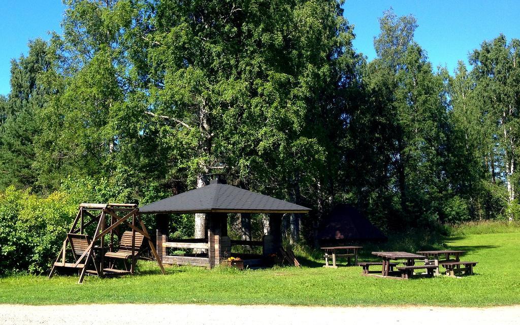 Vanhan Koulun Majatalo-Old School Guest House Kolinkylä المظهر الخارجي الصورة
