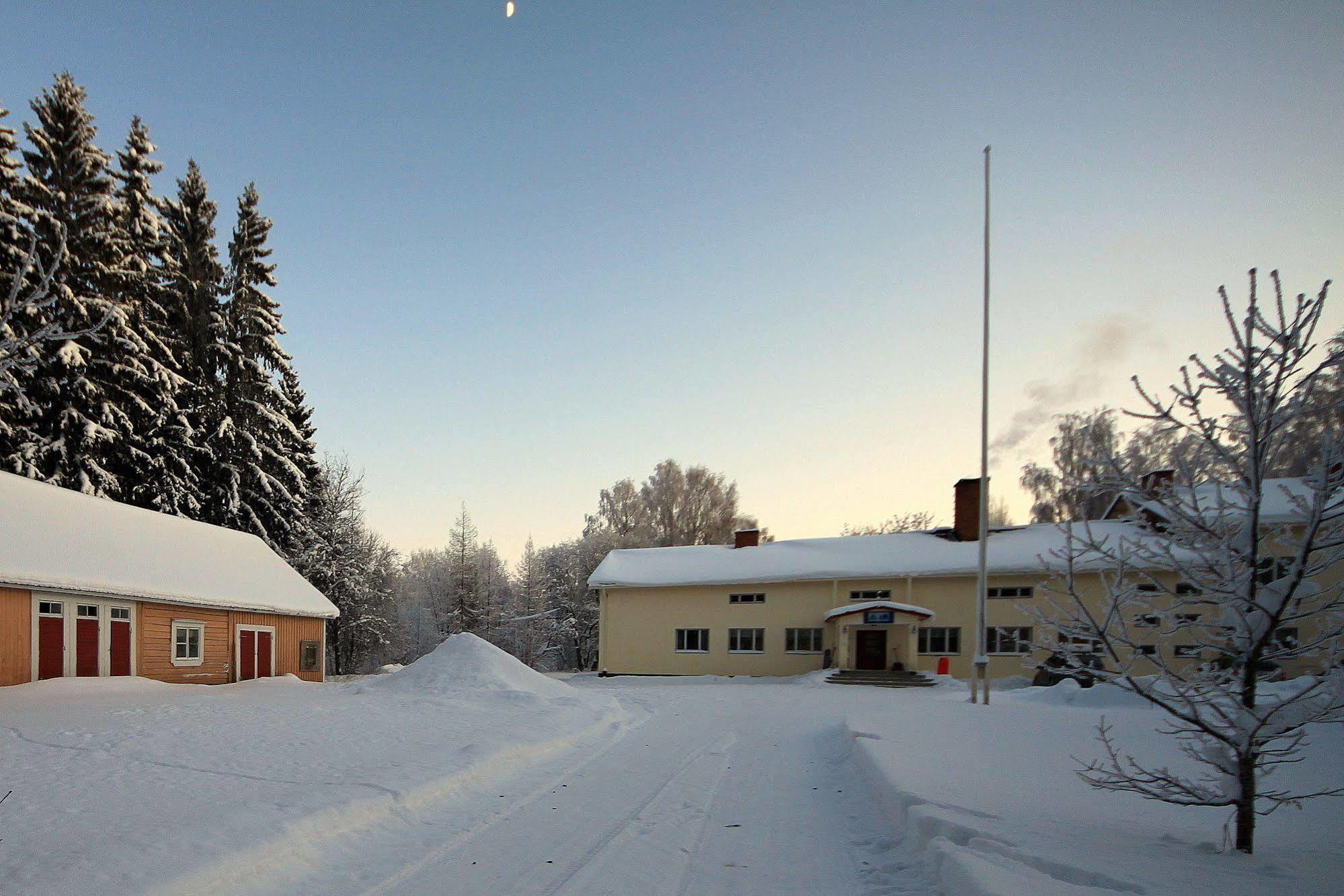 Vanhan Koulun Majatalo-Old School Guest House Kolinkylä المظهر الخارجي الصورة
