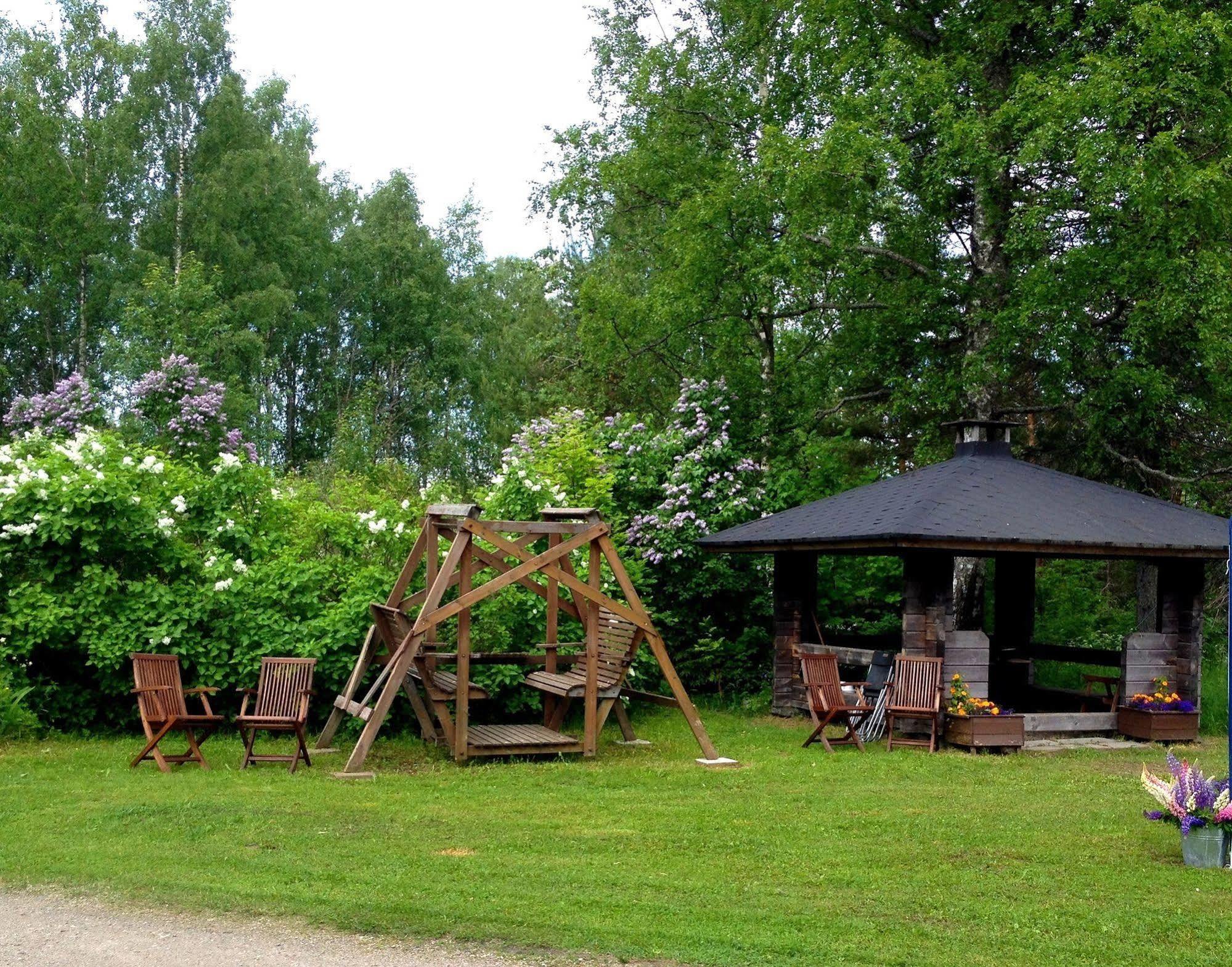 Vanhan Koulun Majatalo-Old School Guest House Kolinkylä المظهر الخارجي الصورة
